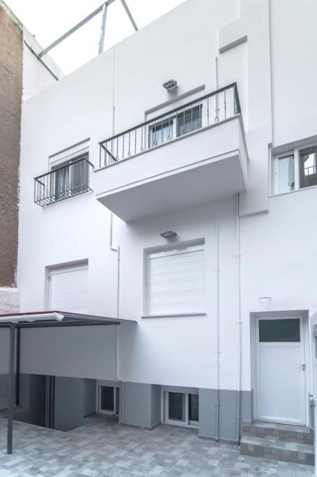 Downtown Rare And Modern Two Storey Building Aten Exteriör bild